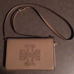 Tory Burch cross body! ($100 off, minor blemish)